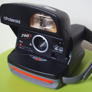 Polaroid 790