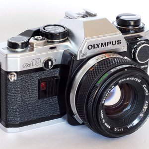 Olympus OM-10 дзеркальна камера з об'єктивом 1:1.8 F=50мм