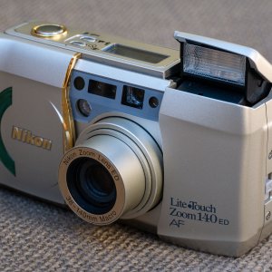 Nikon Lite Touch 140 Zoom