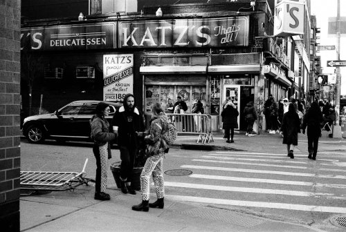 Cinestill BwXX Double-X Voigtlander Bessa R3M